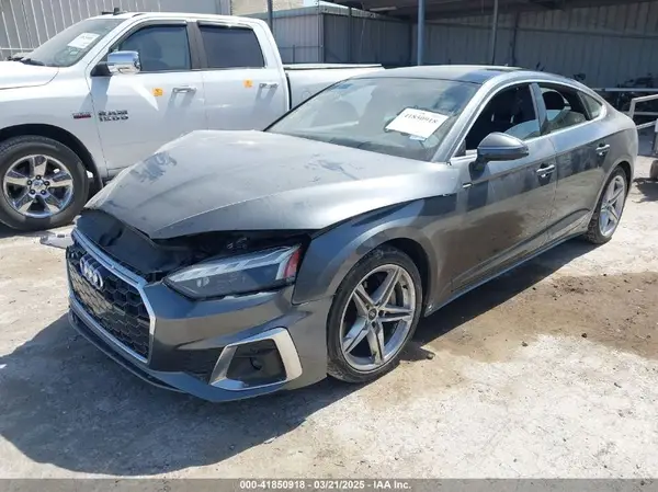 WAUFACF57NA018358 2022 AUDI A5 - Image 2