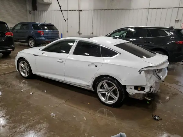 WAUFACF58NA013606 2022 AUDI A5 - Image 2