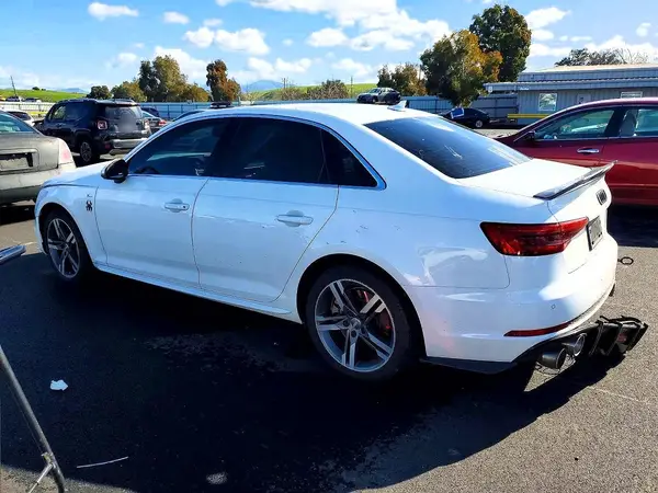 WAUFNAF43HN032951 2017 AUDI A4 - Image 2