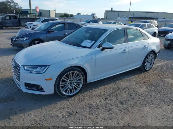 WAUFNAF4XJA074952 2018 AUDI A4 - Image 2