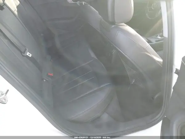 WAUGMAF40HN049780 2017 AUDI A4 - Image 8