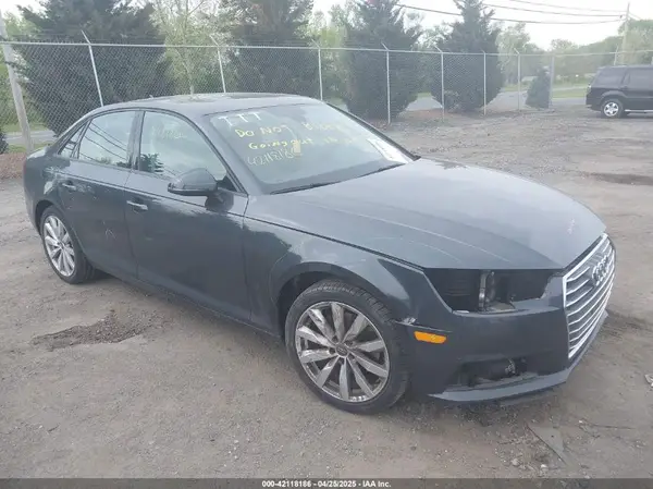 WAUGMAF41HN033670 2017 AUDI A4 - Image 1