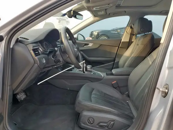 2019 AUDI A4 auction photo 7