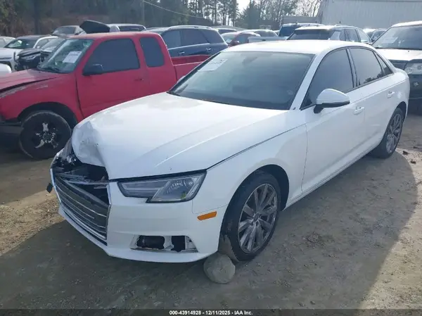 WAUGMAF43HA146110 2017 AUDI A4 - Image 2