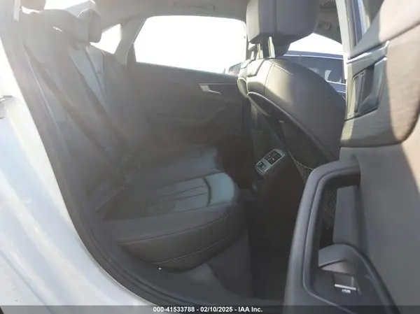WAUGMAF43KN017476 2019 AUDI A4 - Image 8