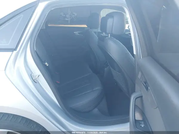 WAUGMAF45KA120552 2019 AUDI A4 - Image 8