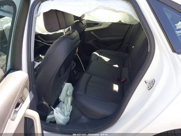 WAUGMAF4XHA175099 2017 AUDI A4 - Image 8