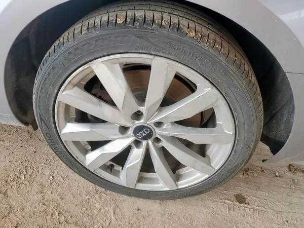 WAUGNAF48HN005832 2017 AUDI A4 - Image 2