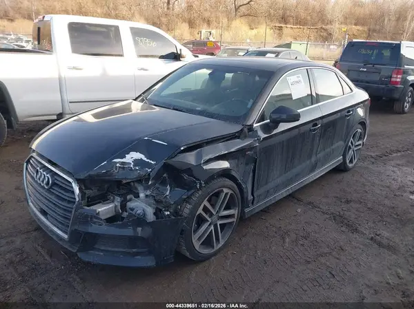 WAUGUGFF0J1032513 2018 AUDI A3 - Image 2