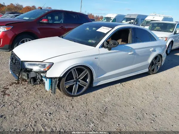 WAUGUGFF6J1047811 2018 AUDI A3 - Image 2
