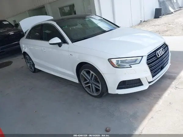 WAUGUGFFXJ1042689 2018 AUDI A3 - Image 1