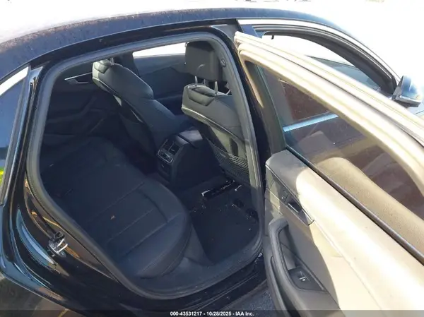 WAUHMAF4XKA055914 2019 AUDI A4 - Image 8