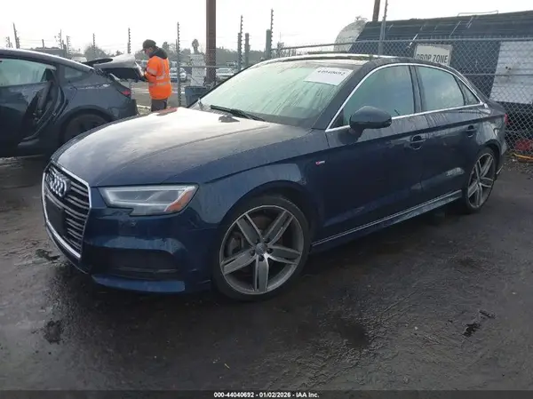 WAUJEGFF1K1017782 2019 AUDI A3 - Image 2