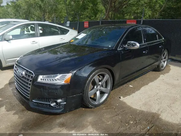 WAUJSAFD0GN009404 2016 AUDI S8 - Image 2
