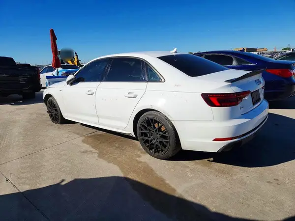 WAUKMAF40JA076470 2018 AUDI A4 - Image 2