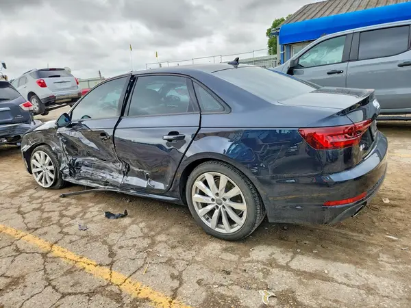 WAUKMAF41JA076204 2018 AUDI A4 - Image 2
