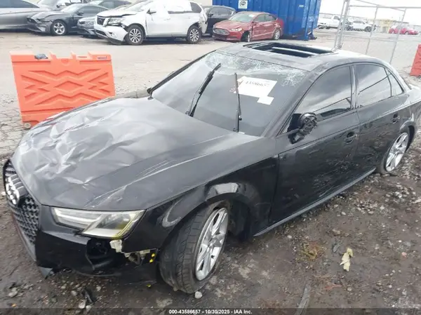 WAUKMAF43JA035055 2018 AUDI A4 - Image 2