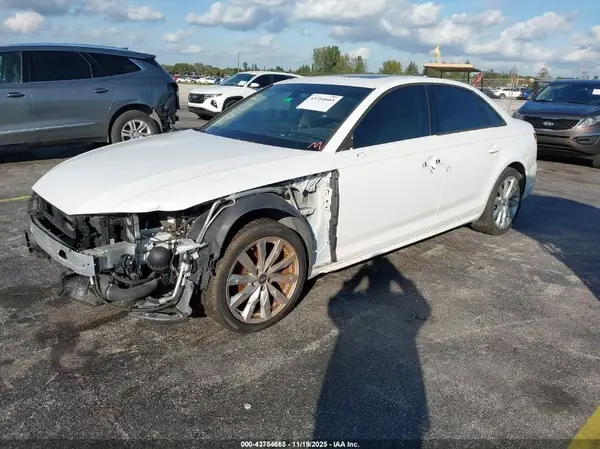 WAUKMAF43JN019530 2018 AUDI A4 - Image 2