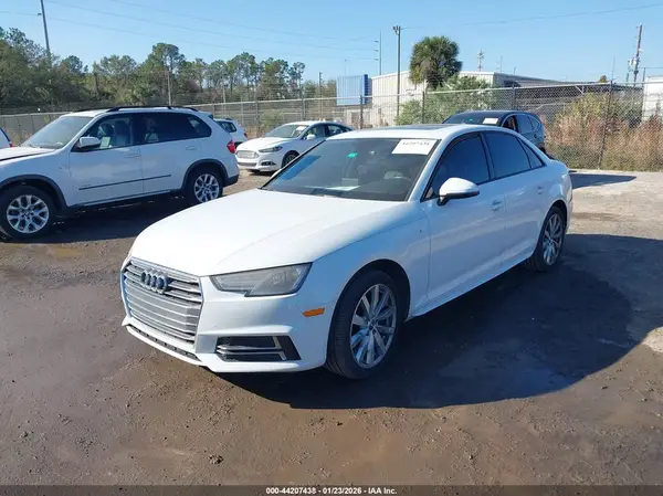WAUKMAF46JA039066 2018 AUDI A4 - Image 2