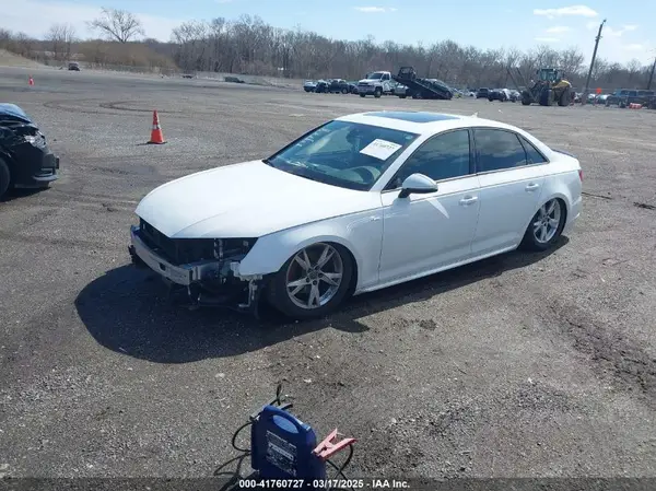 WAUKMAF46JA220328 2018 AUDI A4 - Image 2