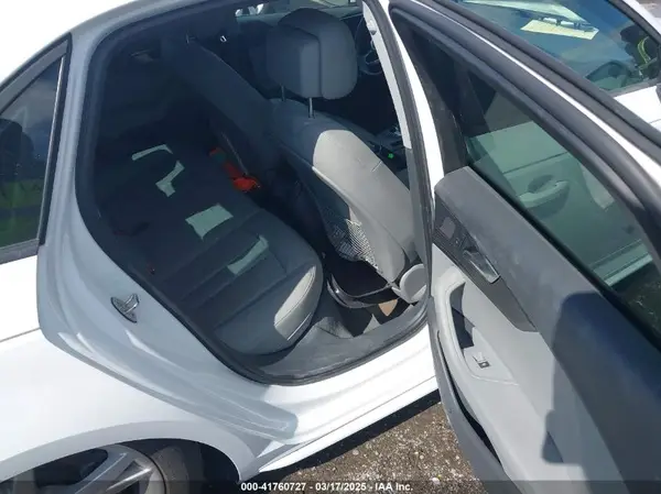 WAUKMAF46JA220328 2018 AUDI A4 - Image 8