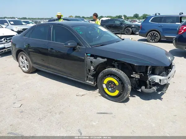 WAUKMAF47JA213162 2018 AUDI A4 - Image 1