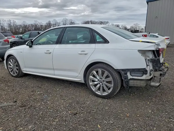 WAUKMAF49JA004537 2018 AUDI A4 - Image 2