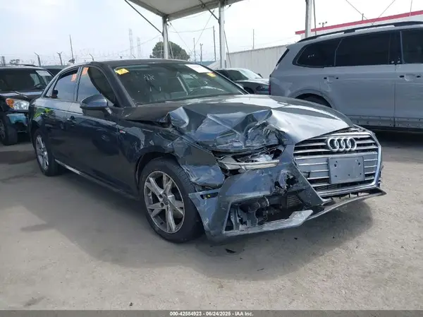 WAUKMAF49JA137380 2018 AUDI A4 - Image 1