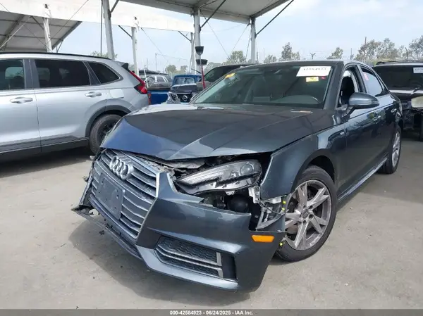 WAUKMAF49JA137380 2018 AUDI A4 - Image 2
