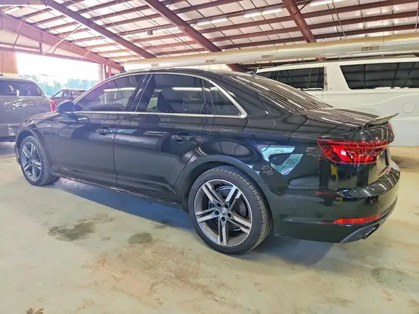 WAULMAF40JA043327 2018 AUDI A4 - Image 2