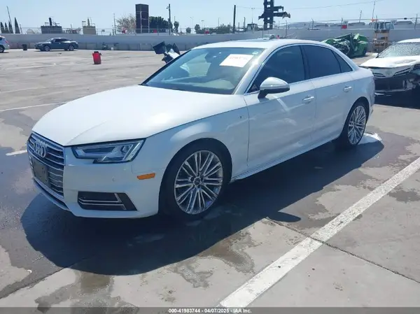 WAULMAF42JA224428 2018 AUDI A4 - Image 2