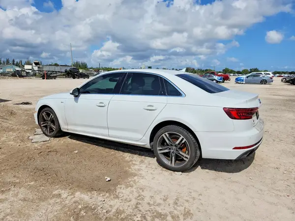 WAULMAF44JN009769 2018 AUDI A4 - Image 2