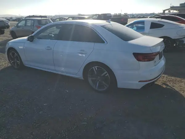 WAULMAF49JA090288 2018 AUDI A4 - Image 2