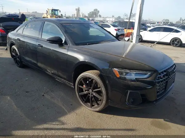 WAULSAF80PN003047 2023 AUDI S8