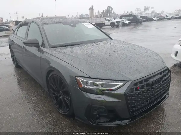 WAULSAF81SN002580 2025 AUDI S8