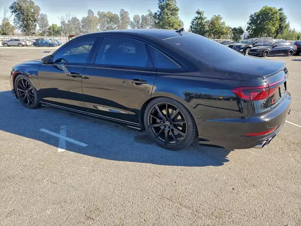 WAULSAF86RN005209 2024 AUDI S8 - Image 2