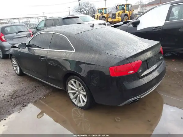2016 AUDI A5 IAAI lot 43760679 auction photo 3