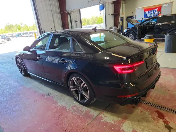 WAUPNAF46JA083894 2018 AUDI A4 - Image 2