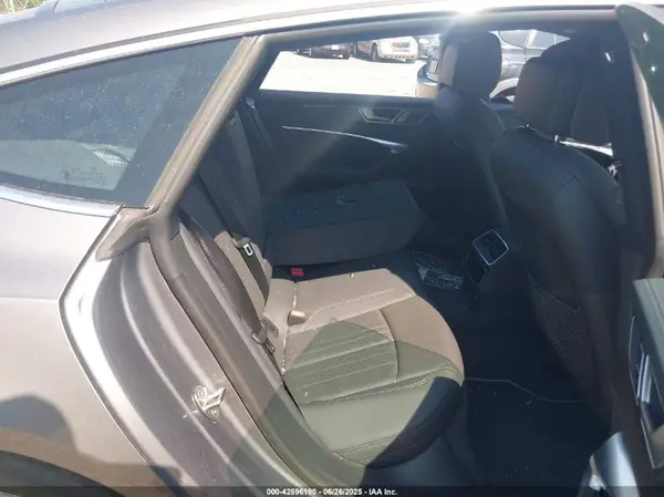 WAUR2AF2XKN126305 2019 AUDI A7 - Image 8