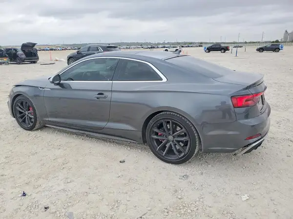 WAUR4AF51JA076615 2018 AUDI RS5 - Image 2