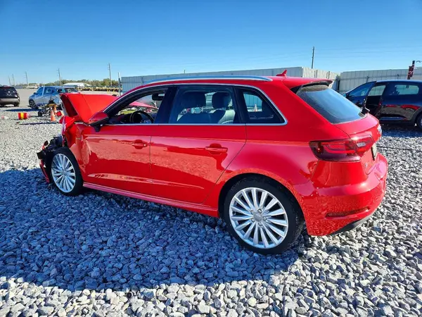 WAUSPBFF3GA077569 2016 AUDI A3 - Image 2