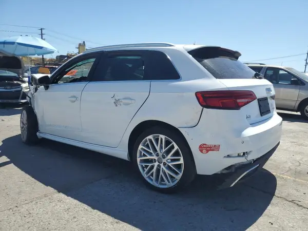 WAUSPBFF5JA056214 2018 AUDI A3 - Image 2