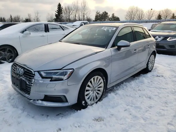 WAUSPBFF5JA154935 2018 AUDI A3 - Image 1
