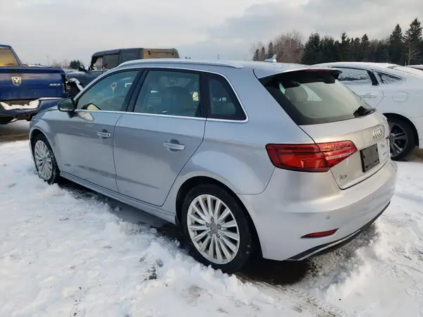 WAUSPBFF5JA154935 2018 AUDI A3 - Image 2