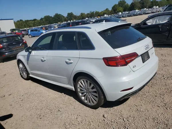 WAUSPBFF7HA129898 2017 AUDI A3 - Image 2