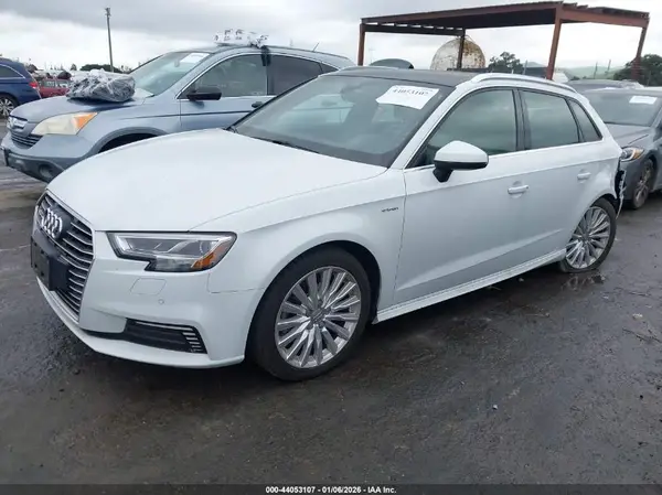 WAUSPBFF9JA112512 2018 AUDI A3 - Image 2