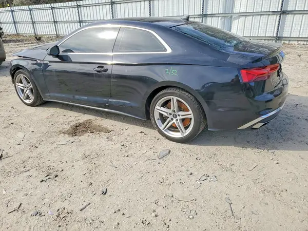 WAUTAAF54MA057950 2021 AUDI A5 - Image 2