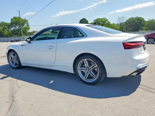 WAUTAAF57NA015161 2022 AUDI A5 - Image 2