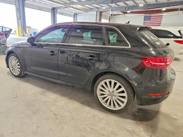 WAUTPBFF0GA048776 2016 AUDI A3 - Image 2