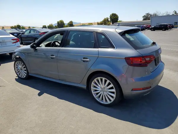 WAUTPBFF0GA048812 2016 AUDI A3 - Image 2